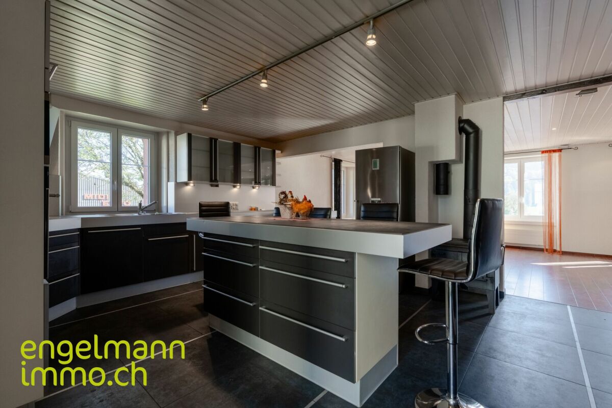 Spacieux appartement en duplex de 8.5 pièces / Grosse 8.5-Zimmer Duplexwohnung
