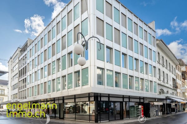 Zentrale Büroflächen von 62 m2 bis zu 282 m2 / Bureaux au centre-ville de 62 m2 à 282 m2 1