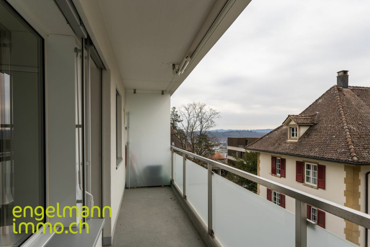 3 Zimmerwohnung mit Balkon / Appartement de 3 pièces avec balcon