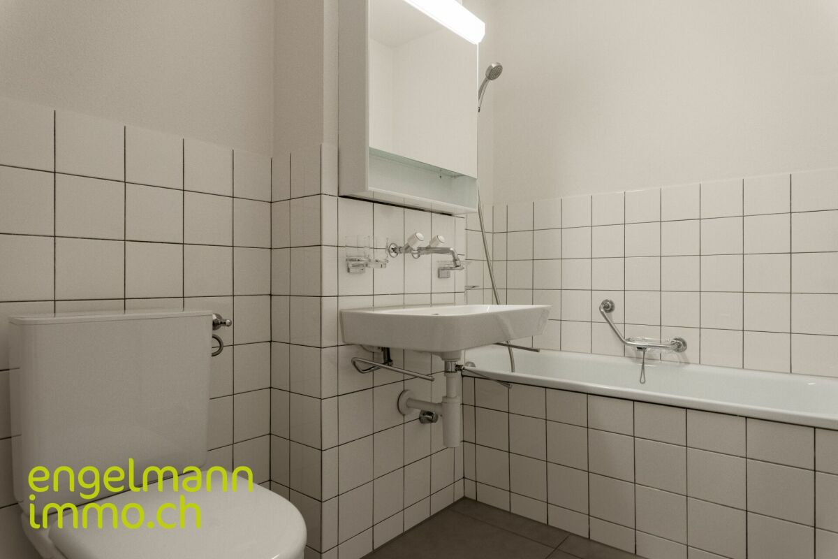 3 Zimmerwohnung mit Balkon / Appartement de 3 pièces avec balcon