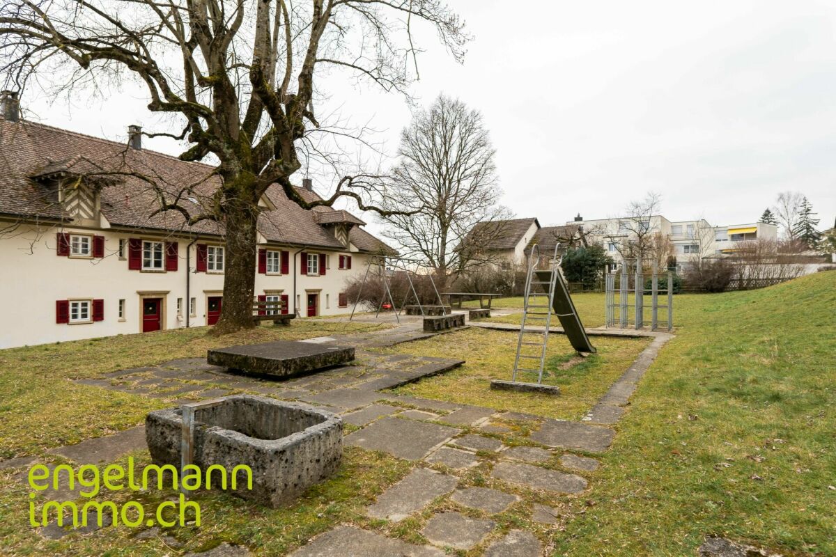 3 Zimmerwohnung mit Balkon / Appartement de 3 pièces avec balcon