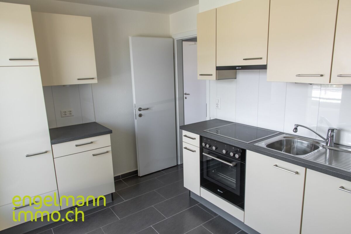 4 Zimmer-Attikawohnung / Appartement de 4 pièces en attique