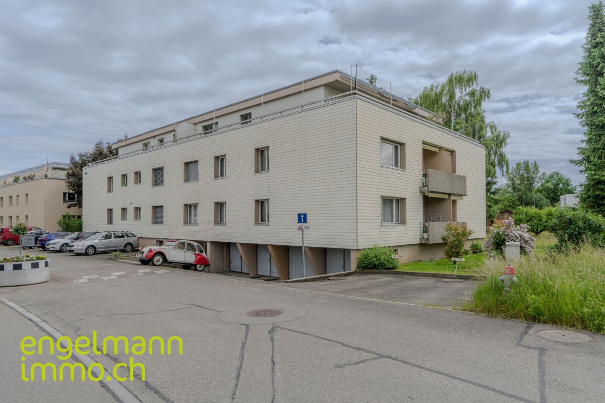 4 Zimmer-Attikawohnung / Appartement de 4 pièces en attique