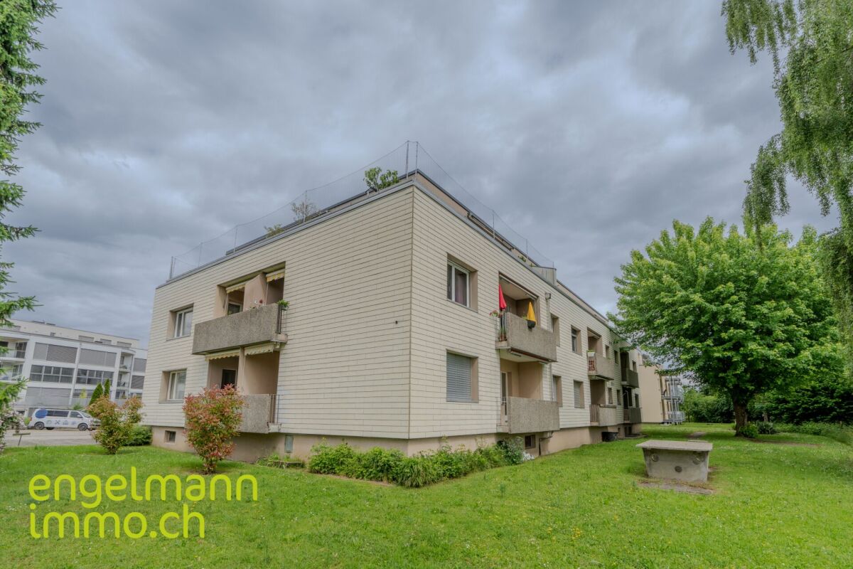 4 Zimmer-Attikawohnung / Appartement de 4 pièces en attique