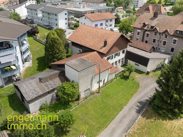 Maison d'habitation avec garages + atelier 2
