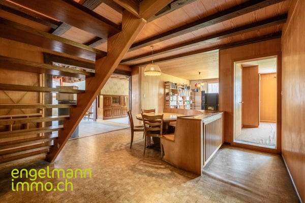 Maison d'habitation avec garages + atelier 6