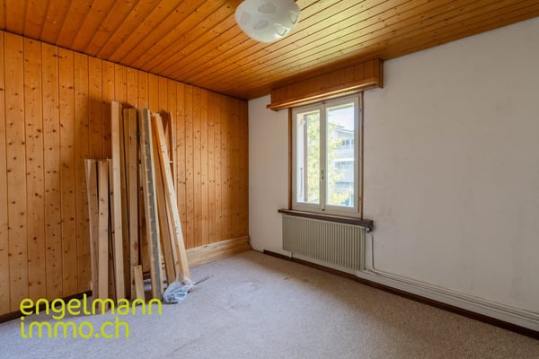 Maison d'habitation avec garages + atelier 11