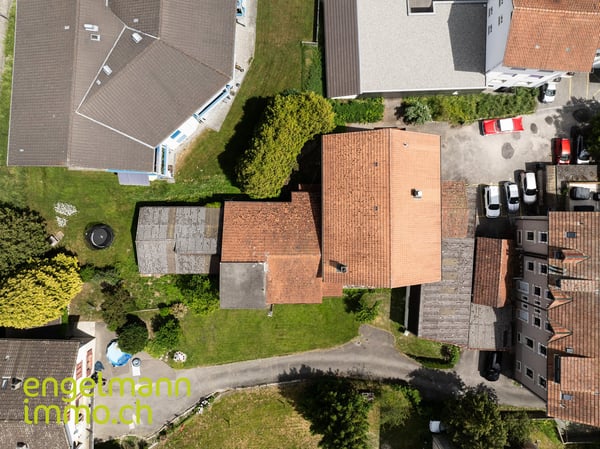 Maison d'habitation avec garages + atelier 4