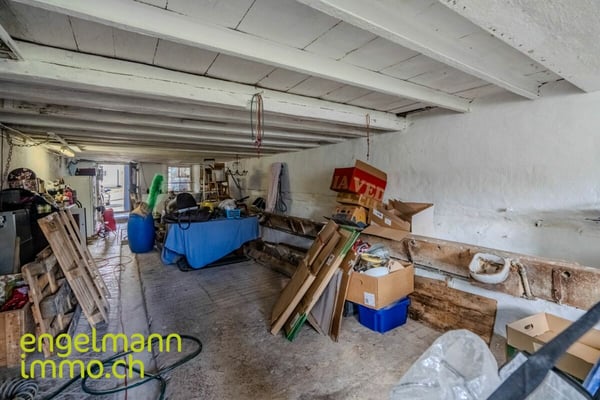 Ancienne ferme de 2 appartements et nombreux espaces annexes / Ehemaliges Bauernhaus mit 2 Wohnungen und diverse Nebenräume 11