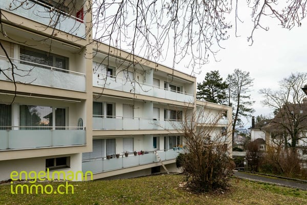 3 Zimmerwohnung mit Balkon / Appartement de 3 pièces avec balcon 2