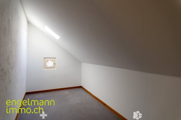 4 Zimmer-Dachwohnung / Appartement mansardé de 4 pièces 6