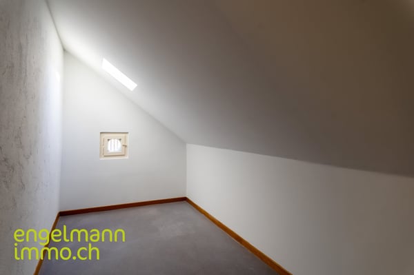 2 Zimmer-Dachwohnung / Appartement mansardé de 2 pièces 6