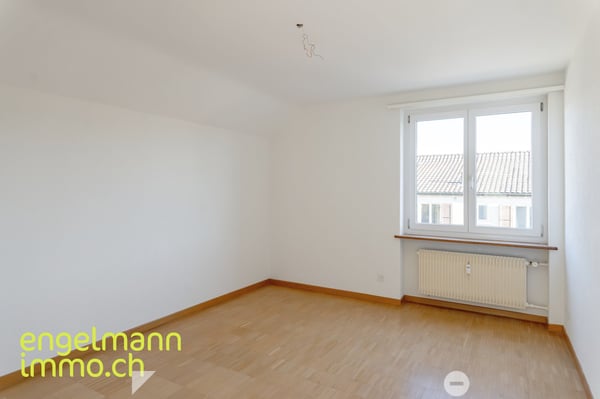 4 Zimmer-Dachwohnung / Appartement mansardé de 4 pièces 4