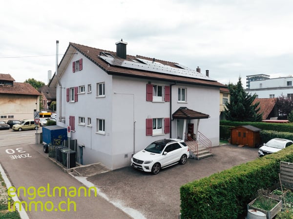 Immeuble de trois logements | Dreifamilienhaus 38