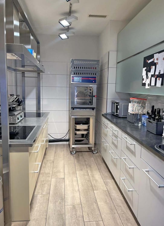 IHR KÜNFTIGES CAFÉ / BISTRO INMITTEN VON REGENSDORF 6