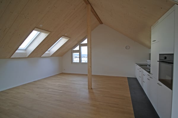 Charmante Dachgeschosswohnung mit Ausblick auf Regensdorf 2