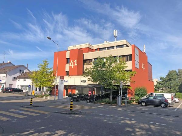 IHR KÜNFTIGES CAFÉ / BISTRO INMITTEN VON REGENSDORF 1