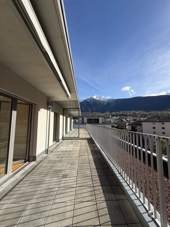 Grosszügige 1.5 Zimmerattikawohnung in Glis 9