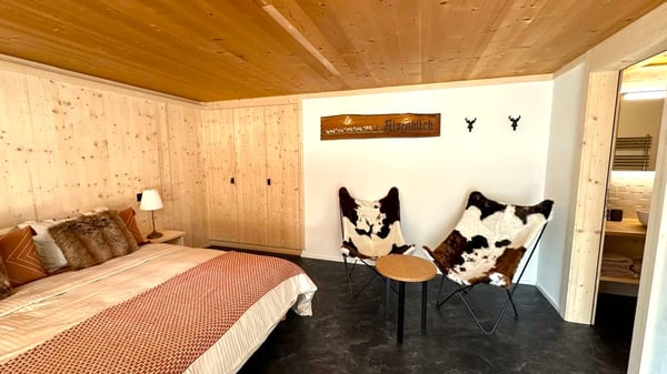 exklusives, komplett möbliertes Studio in Schönried 3