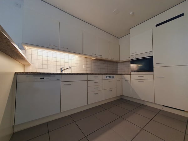 Grosszügige Wohnung auf 2 Etagen mit eigenem Gärtli 4