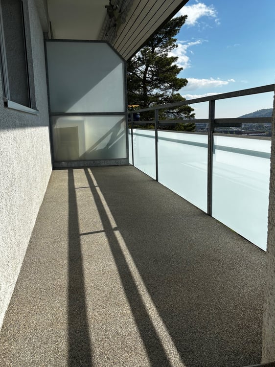 Charmante 3.5-Zimmer-Dachwohnung mit Panoramablick in Biel 10