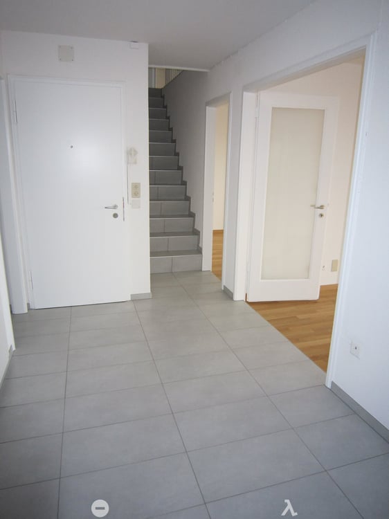Charmante 3.5-Zimmer-Dachwohnung mit Panoramablick in Biel 2