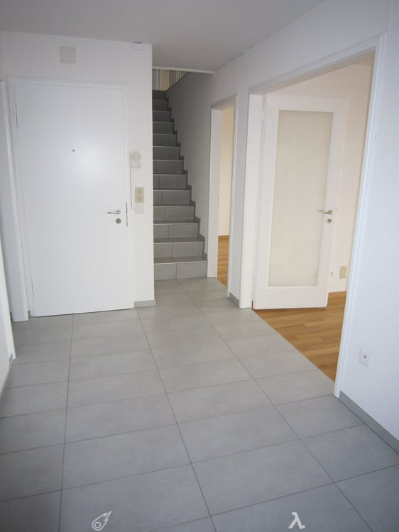 Charmante 3.5-Zimmer-Dachwohnung mit Panoramablick in Biel 2