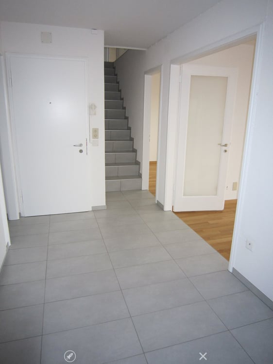 Charmante 3.5-Zimmer-Dachwohnung mit Panoramablick in Biel 2