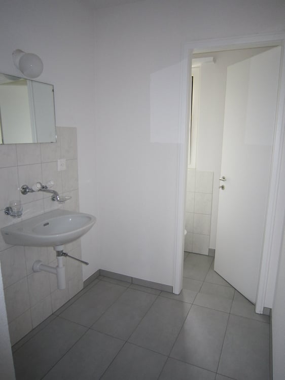 Charmante 3.5-Zimmer-Dachwohnung mit Panoramablick in Biel 7