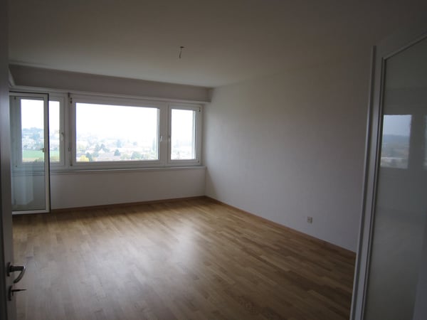 Charmante 3.5-Zimmer-Dachwohnung mit Panoramablick in Biel 4