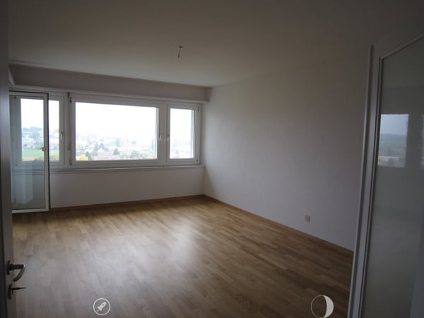 Charmante 3.5-Zimmer-Dachwohnung mit Panoramablick in Biel 4