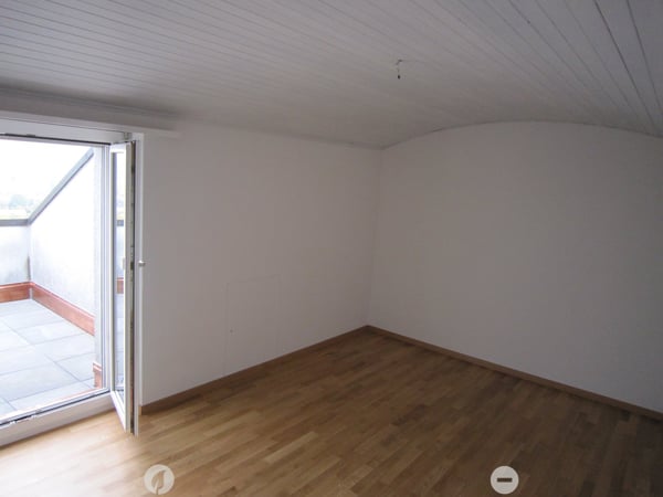 Charmante 3.5-Zimmer-Dachwohnung mit Panoramablick in Biel 6