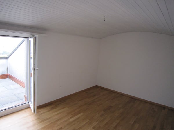 Charmante 3.5-Zimmer-Dachwohnung mit Panoramablick in Biel 6