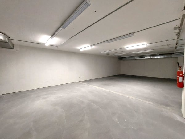 Lagerräume von 80m2 bis 400m2 2