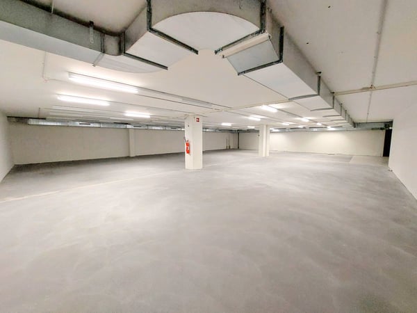 Lagerräume von 80m2 bis 400m2 3