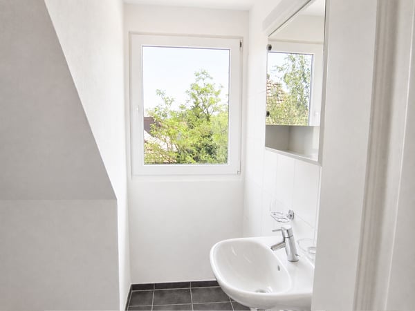 Helle 2-Zimmer-Dachwohnung nähe Europaplatz 6