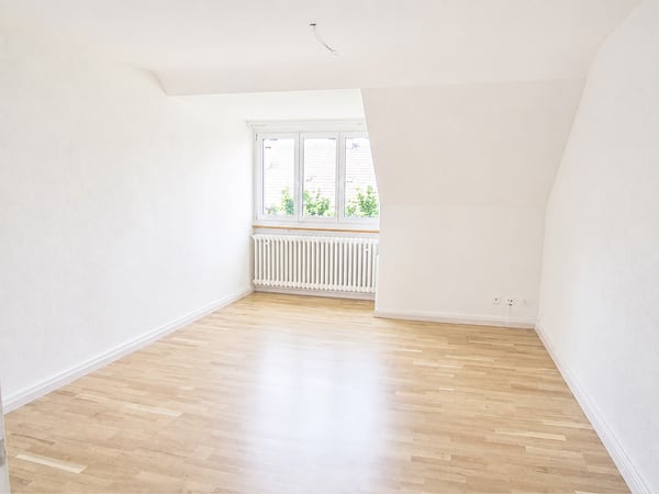 Helle 2-Zimmer-Dachwohnung nähe Europaplatz 5