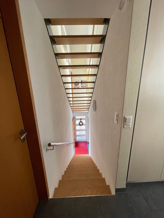 Attraktives 2½-Zimmer-Einfamilienhaus mit grossem Umschwung und Doppelgarage 9