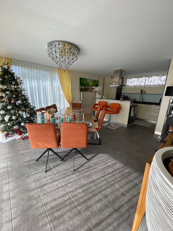 Attraktives 2½-Zimmer-Einfamilienhaus mit grossem Umschwung und Doppelgarage 7