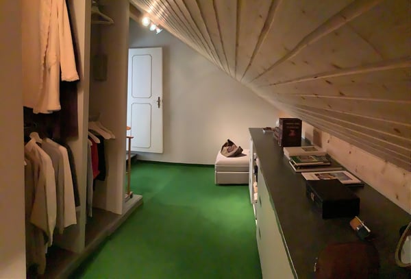 Helle Alterswohnung mit Terrasse im Dachgeschoss 12