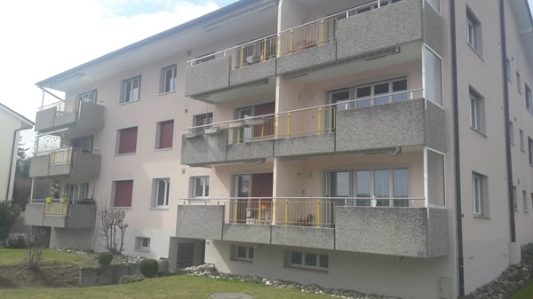 Helle 3-Zimmer-Altbau-Wohnung an ruhiger Lage 1