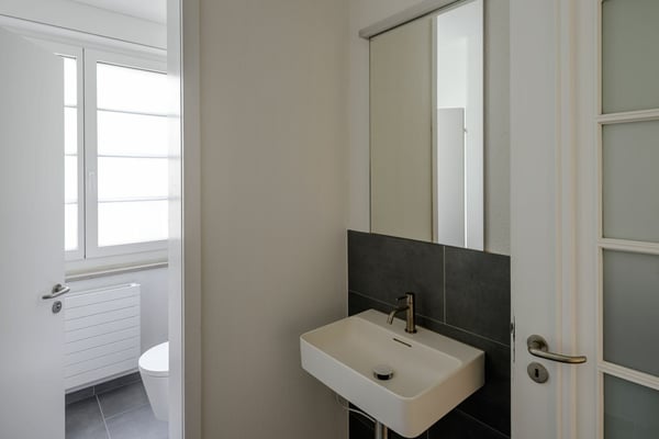 Frisch renovierte, vollständig ausgebaute Büroflächen direkt beim Bahnhof Baden 9