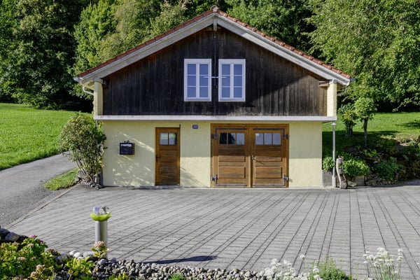 Bauernhaus am Waldrand mit Schwimmteich und eigener Quelle 12
