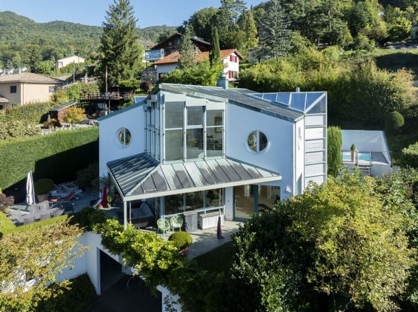Luxuriöses Eigenheim mit Pool - stilvoll wohnen, natürlich leben 2