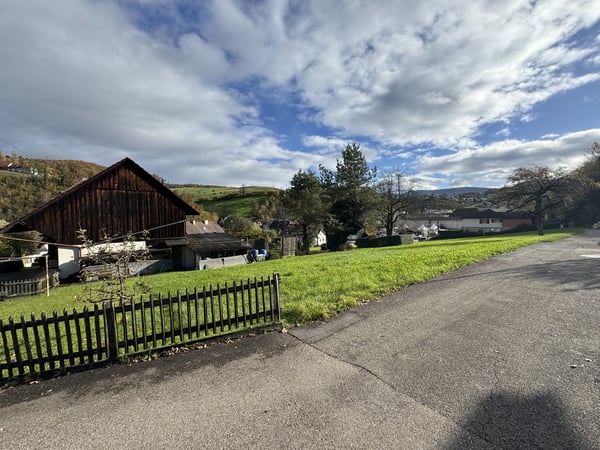 Baulandparzelle mit EFH 2