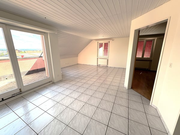 Attraktive 3.5-Zimmer-Attikawohnung mit grosser Terrasse in Oensingen 2