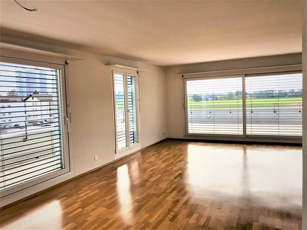 Luxuriöse 5.5 Zimmerattikawohnung mit grosser Terrasse 5