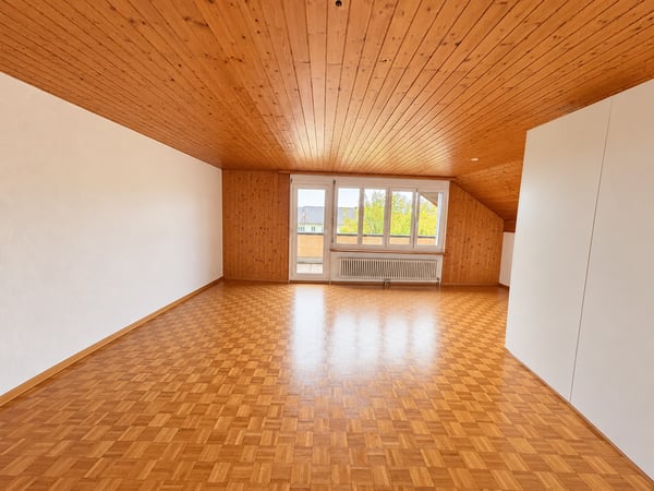 Gemütliche 2.5-Zimmer-Dachwohnung mit grosszügigem Balkon 3