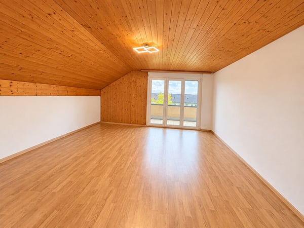 Gemütliche 2.5-Zimmer-Dachwohnung mit grosszügigem Balkon 12