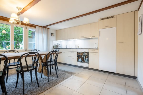 Charmante Renditeliegenschaft mit historischem Flair - kleines Mehrfamilienhaus in Reutigen 9